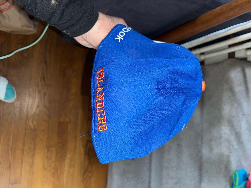 Reebok New York Islanders NHL Superflex Stretch Fit Hat One Size - Picture 2 of 5